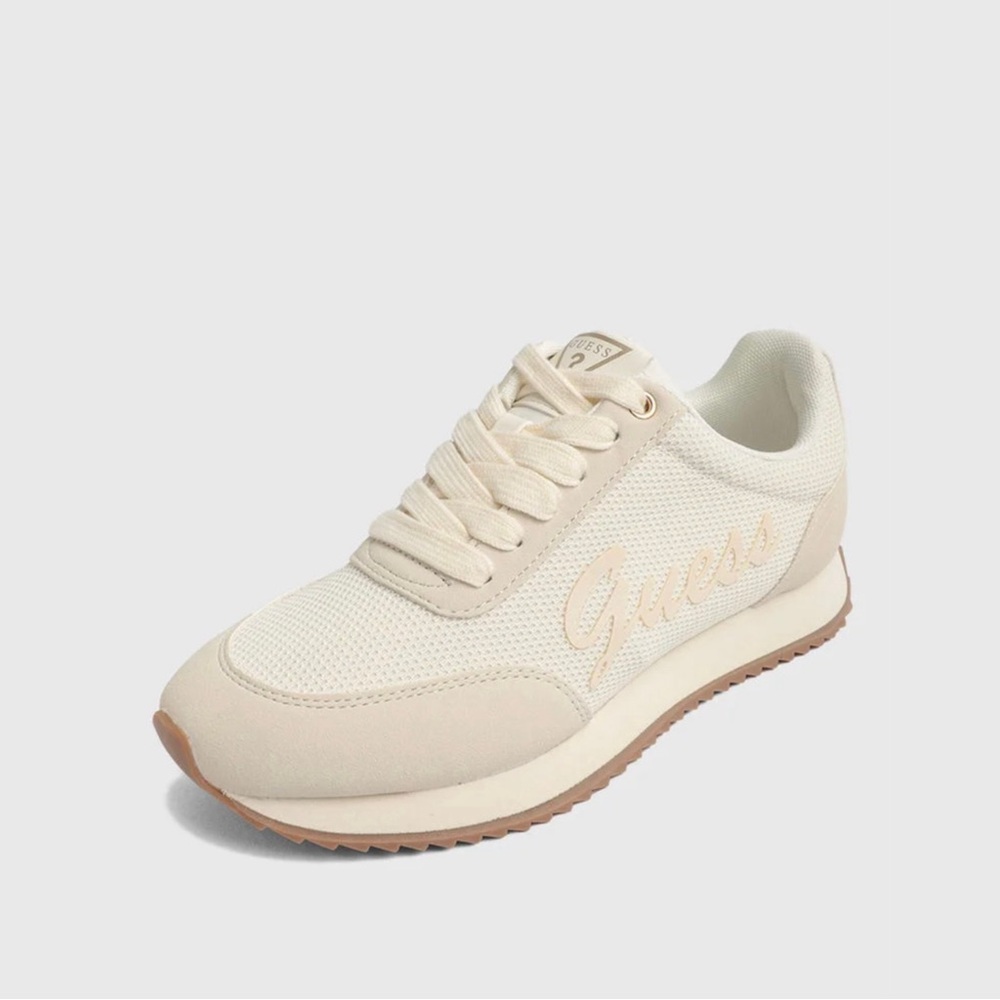 GUESS Woman’s Sneakers. - Picture 2 of 6
